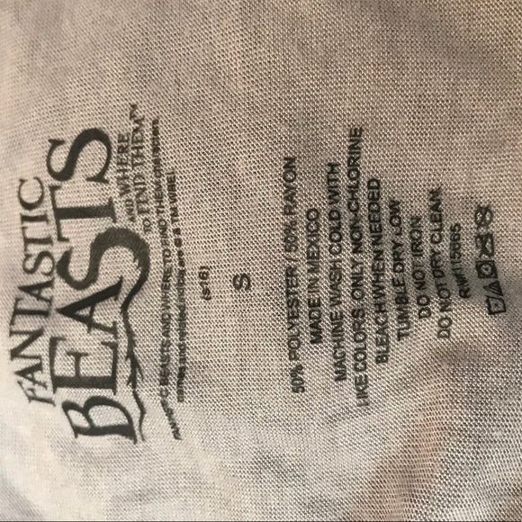 Bundle of 2 Fantastic Beasts Shirts sz Small - Picture 5 of 6